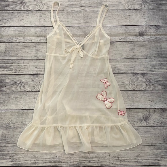 White Butterfly Embroidered Lingerie Chemise Nightgown Madison Size Medium - Picture 1 of 7